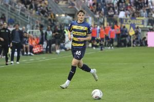 记者：米兰双雄都接触过莱奥尼，为避免竞价利物浦决定加速转会